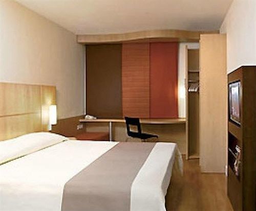 Ibis Como Ґрандате Екстер'єр фото