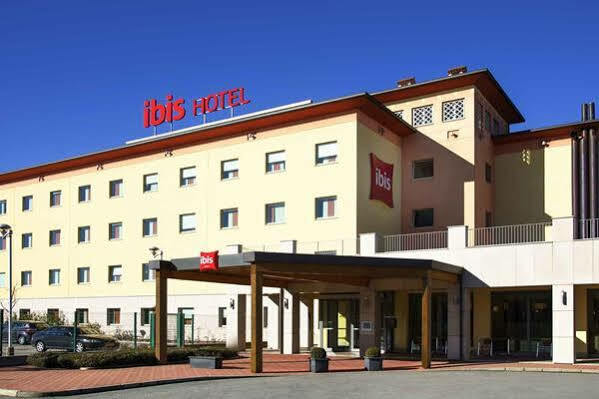 Ibis Como Ґрандате Екстер'єр фото